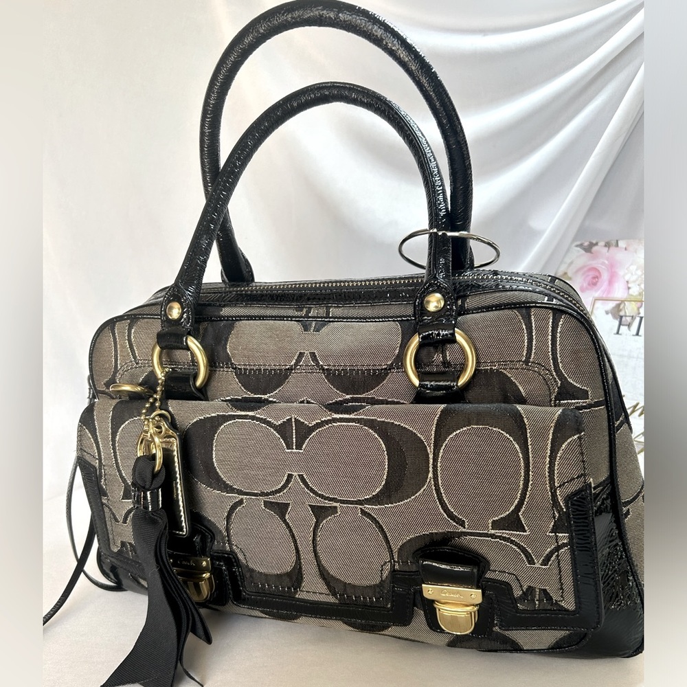 NEW COACH NEW! HAND BAG